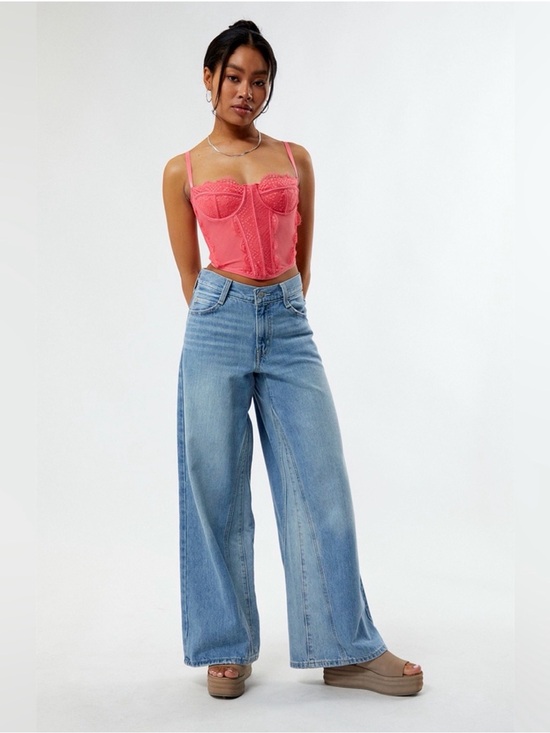 Levi's Denim - Levi's '94 Baggy Wide Leg High Waist Jeans in "Charlie Boy" Light Wash 90s Sz 27